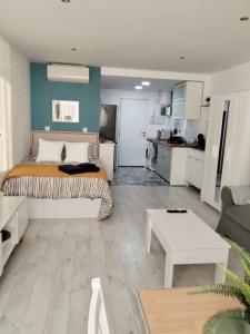 Kuchyňa alebo kuchynka v ubytovaní LOFT en playa paraíso