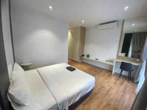 Postel nebo postele na pokoji v ubytování Luxury Suite at Quill Residences