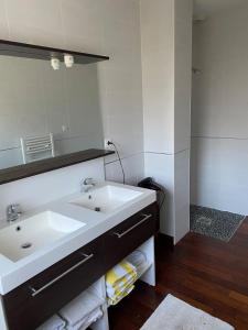 Koupelna v ubytování Maison Eysines- A10