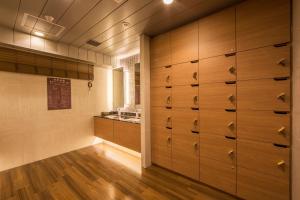 Kuchyň nebo kuchyňský kout v ubytování Super Hotel Premier Osaka Honmachi Ekimae Natural Hot Springs