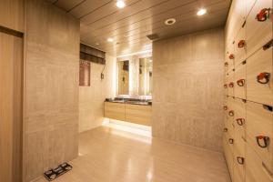 Koupelna v ubytování Super Hotel Premier Osaka Honmachi Ekimae Natural Hot Springs