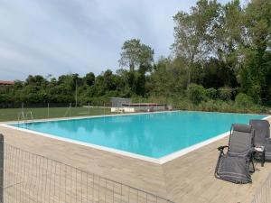 Bazén v ubytování Seaside Studio with Swimming Pool and Parking nebo v jeho okolí