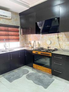 Ảnh trong thư viện ảnh của Coast to Coast Homes ở Gwarinpa