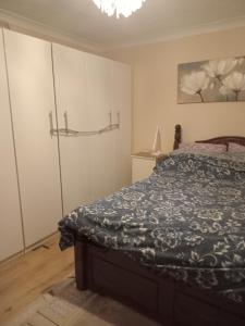 Postel nebo postele na pokoji v ubytování Wallington Homes