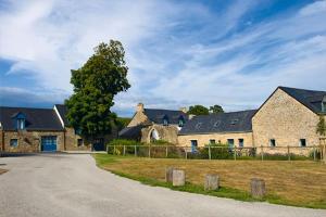 Το κτήριο όπου στεγάζεται  το κάμπινγκ