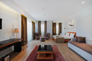 A seating area at Misafir Suites 8 Istanbul