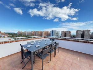 A balcony or terrace at ACV- Costa Marfil II-2ª linea planta 6 frontal