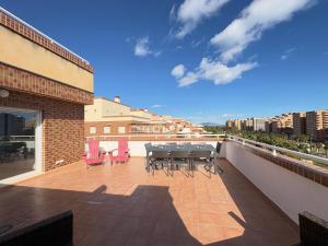 A balcony or terrace at ACV- Costa Marfil II-2ª linea planta 6 frontal