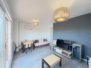 A seating area at ACV- Costa Marfil II-2ª linea planta 6 frontal