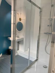 Phòng tắm tại Appartement Coeur historique de Bayeux