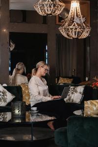 入住Home Hotel Grand Helsingborg的客人