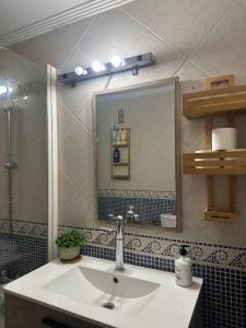 Ένα μπάνιο στο Apartamento en Huelva. +8 φωτογραφίες