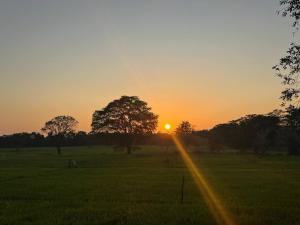 Alba o tramonto visti dall'interno dell'affittacamere o dai dintorni