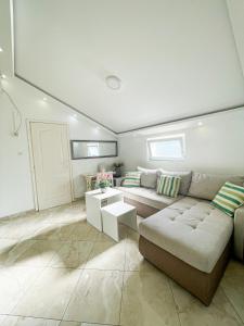 Posezení v ubytování Al Mare Vacation Home