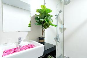 Koupelna v ubytování Lamore Hotel Đà Nẵng + 37 fotografií