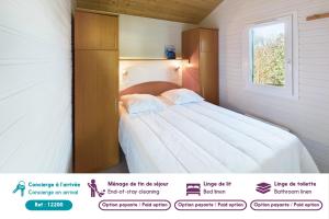 Ένα ή περισσότερα κρεβάτια σε δωμάτιο στο Chalet pour 4 dans une résidence avec piscine +12 φωτογραφίες