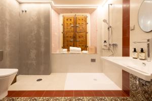 Koupelna v ubytování Hotel Carlos V