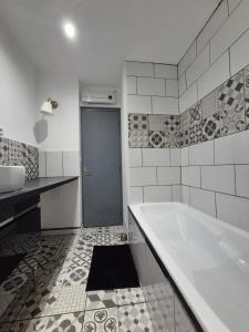 Fotografie z fotogalerie ubytování #Le Coin Perché #Thiers #Auvergne v destinaci Thiers