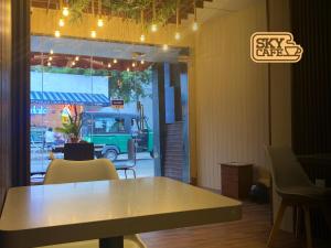 Posezení v ubytování Sky Hostel Negombo