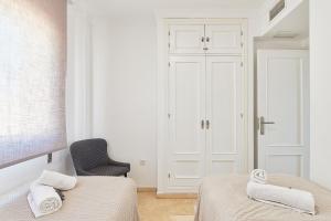 Posedenie v ubytovaní Marina XI Enjoy the Sun, Sea Views, Pools & BBQ Steps from the Beach in Mijas Costa & Fuengirola