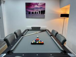 Τραπέζι μπιλιάρδου στο BetaHouse -3BR -Pool Table -Free parking -Spacious