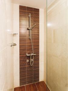 Bilik mandi di Hotel Galathea