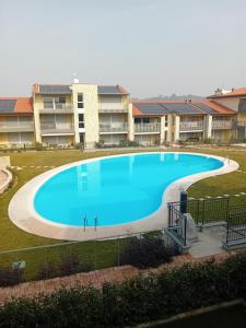 Bazén v ubytování New Apartment Lazise nebo v jeho okolí
