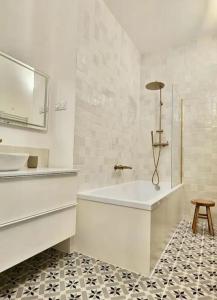 Koupelna v ubytování Appartement 45 m2,élégant rénové, centre historique