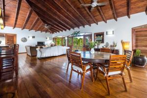 Χώρος καθιστικού στο Penthouse beach front