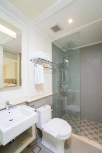 Koupelna v ubytování Alron Hotel Kuta