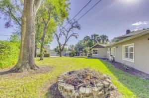 Near Parks, Golf and More Peaceful Apt in Clermont!外面的花园