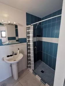 Koupelna v ubytování Mar Azul, Panorama View Apto de Oasis Vasiliko , La Asomada + 7 fotografií