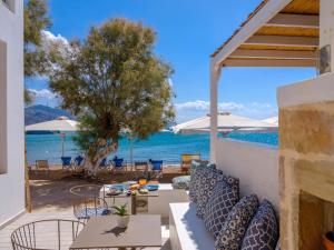 Naturlandskabet i nærheden af feriehuset + 16 billeder