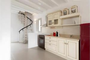 Køkken eller tekøkken på Echinousa Kimolos Maisonette no3 + 20 billeder