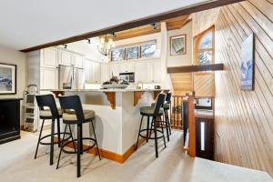 Fotografie z fotogalerie ubytování Cozy Townhouse in Avon v destinaci Avon + 42 fotografií