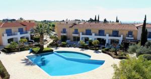 Afbeelding uit fotogalerij van IRINI - Superior Luxury Apartment, Just 13 Minutes from Paphos in Anarita +76 foto's