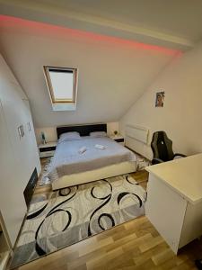 Ένα ή περισσότερα κρεβάτια σε δωμάτιο στο Petra Luxury