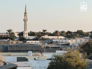 Vista generica su Dahab o vista sulla città dall'interno dell'ostello