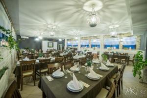 Restoran atau tempat lain untuk makan di Montebello Bussines & SPA