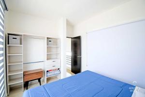 Letto o letti in una camera di Stylish Homes & Comfy Pool Oasis