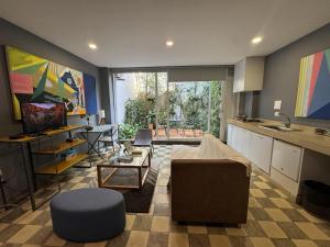 Istumisnurk majutusasutuses Casa Bugambilia - Alma Hotels