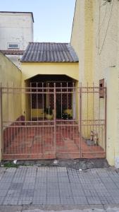 Το κτήριο όπου στεγάζεται  το δωμάτιο σε οικογενειακή κατοικία