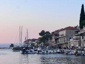 Peisaj natural din apropierea acestui apartament