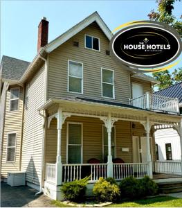 Imagen de la galería de Spacious Ohio City District Home, en Cleveland