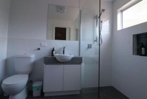 Koupelna v ubytování 43 Betka Road