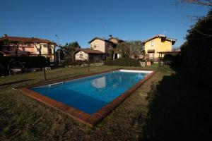 Bazén v ubytování Il Salice B&B nebo v jeho okolí