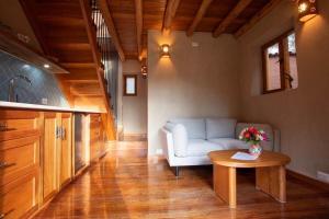 Posezení v ubytování Beautiful 1BR House in Camino Real