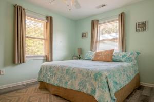 Ένα ή περισσότερα κρεβάτια σε δωμάτιο στο Sleeps 6, Pet friendly, Hot tub