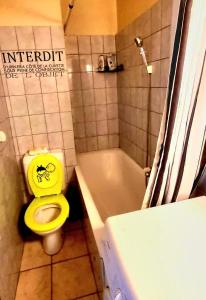 Koupelna v ubytování Appartement très lumineux au centre ville + 15 fotografií