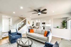 A seating area at Balconies and Views Modern Abode in Poway!